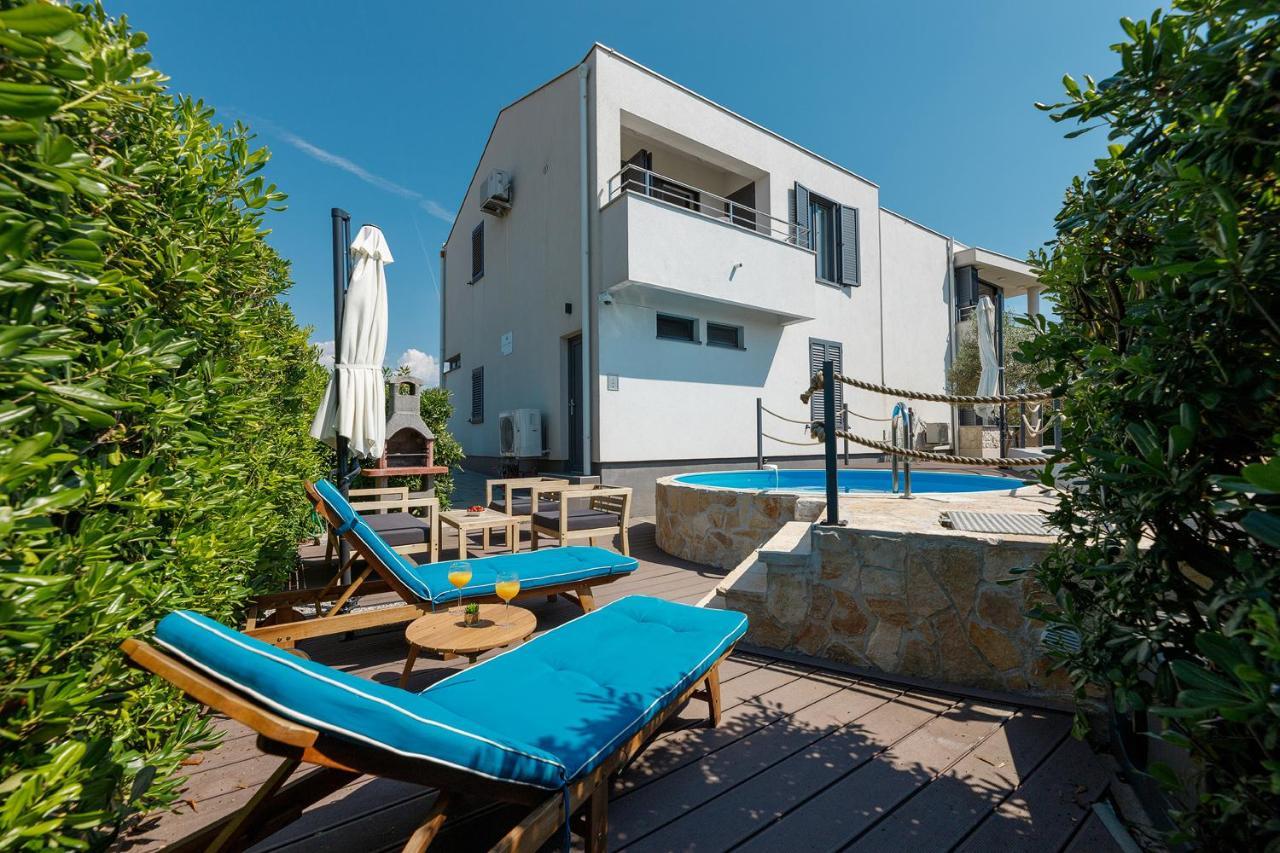 Malo Ferienvilla Privlaka, Pool, Boje, Wi-Fi, Wallbox Privlaka  Bagian luar foto