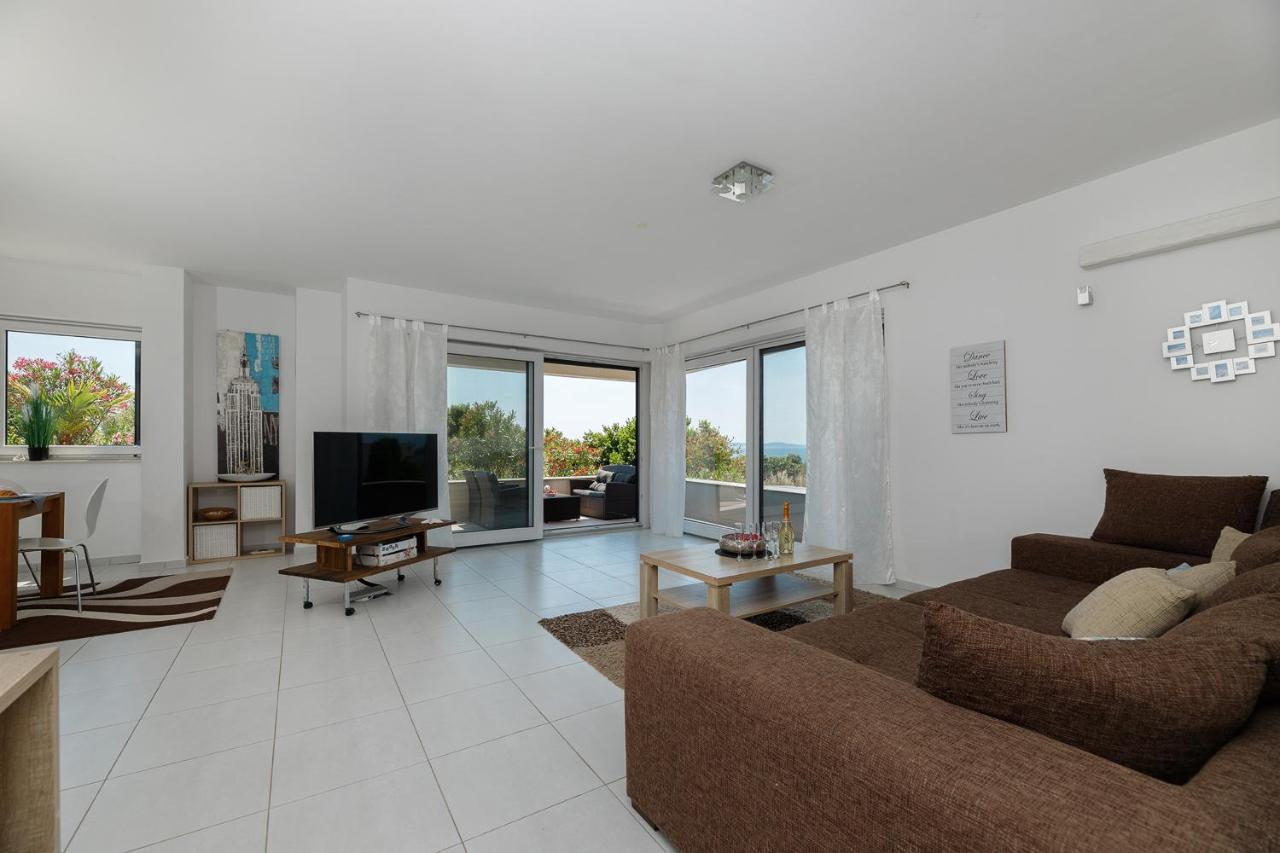 Malo Ferienvilla Privlaka, Pool, Boje, Wi-Fi, Wallbox Privlaka  Bagian luar foto