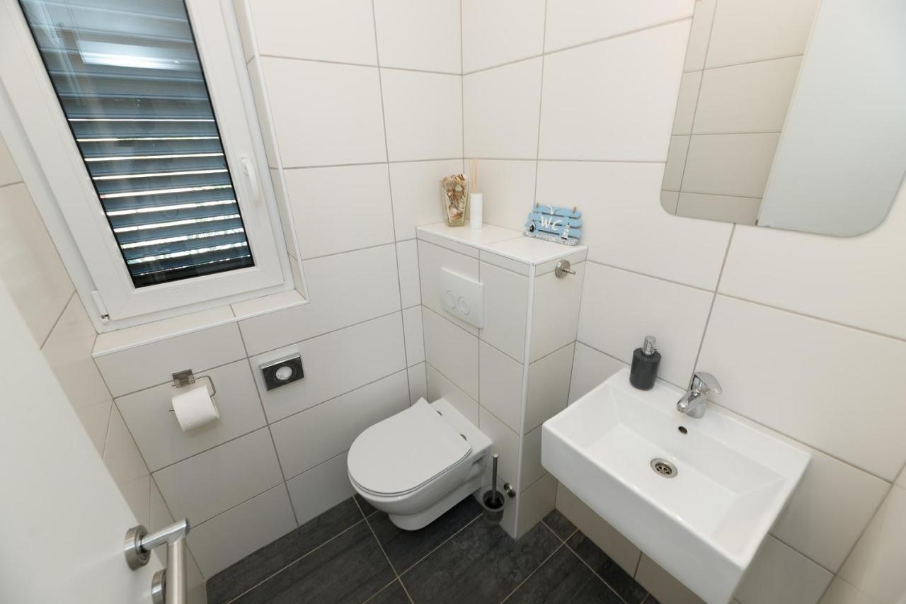 Malo Ferienvilla Privlaka, Pool, Boje, Wi-Fi, Wallbox Privlaka  Bagian luar foto