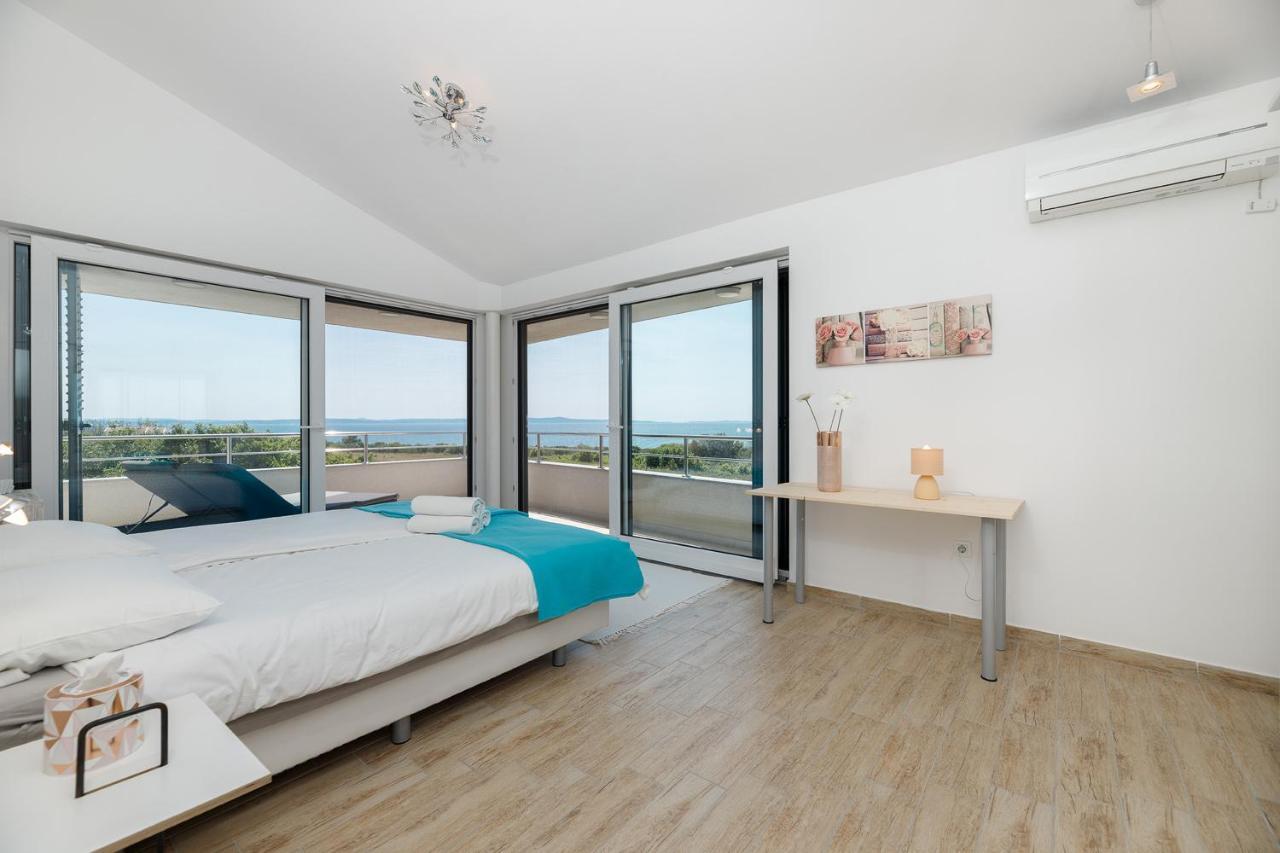 Malo Ferienvilla Privlaka, Pool, Boje, Wi-Fi, Wallbox Privlaka  Bagian luar foto