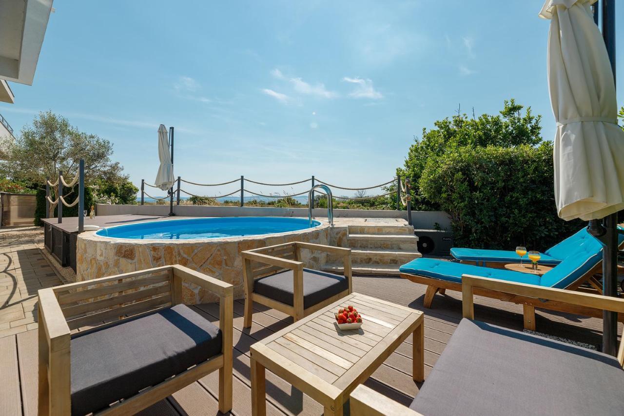 Malo Ferienvilla Privlaka, Pool, Boje, Wi-Fi, Wallbox Privlaka  Bagian luar foto