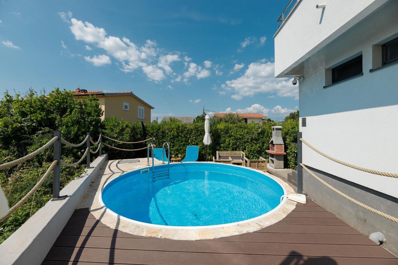 Malo Ferienvilla Privlaka, Pool, Boje, Wi-Fi, Wallbox Privlaka  Bagian luar foto